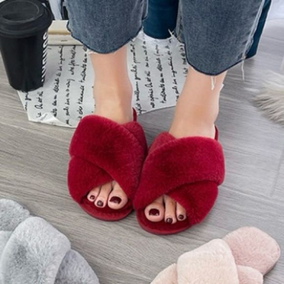 Adrienne Vittadini Shoes - NWT Adrienne Vittadini Red Memory Foam Fuzzy Plush Lounge Slippers